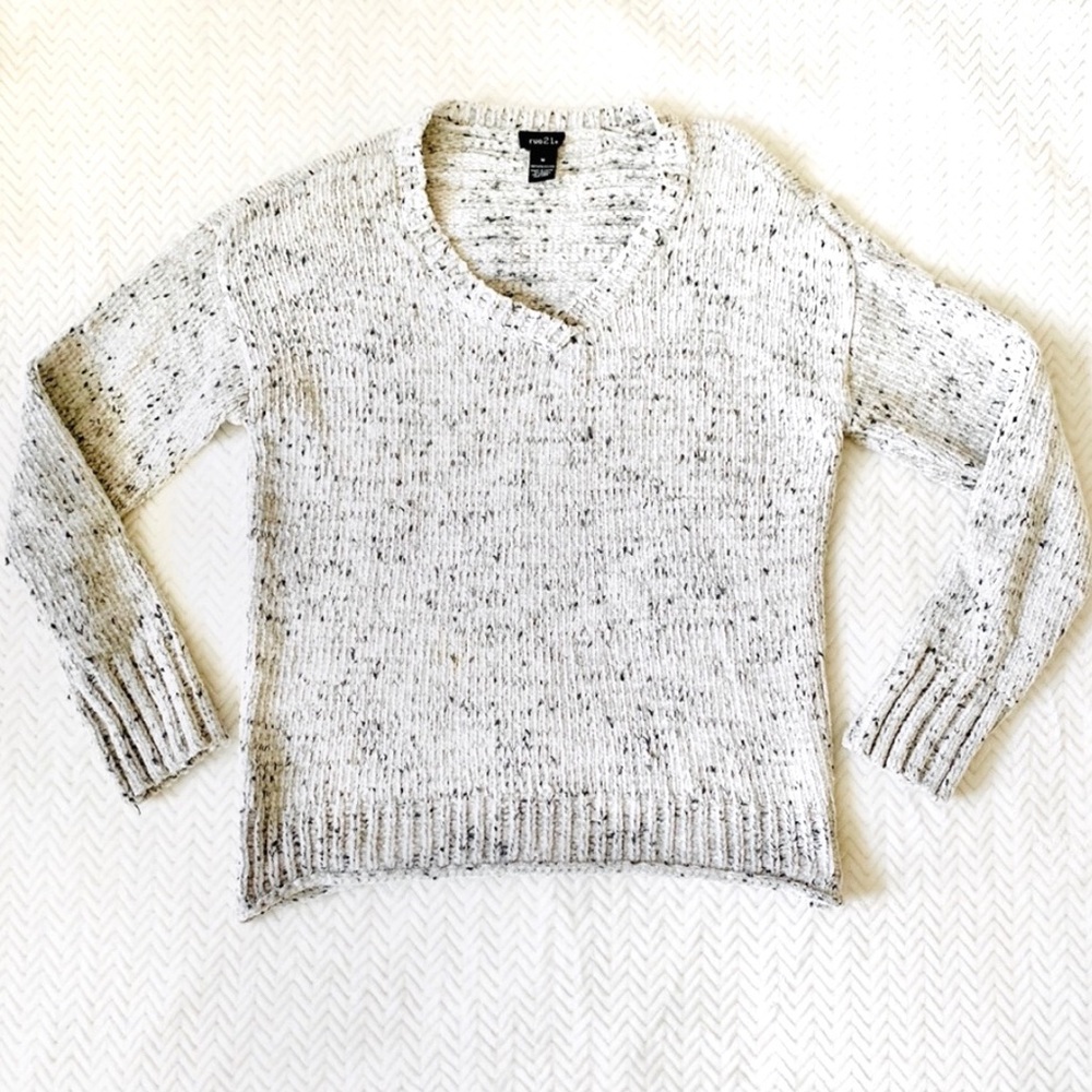 Rue21 Women’s White Knit Sweater (M)